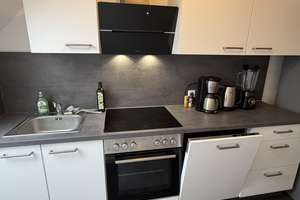 Top-Lage I Saniert I Tageslichtbad mit Wanne I Neue Einbauküche – Holbeinstr. 5a, 4229 Schleußig, Leipzig – Vorschaubild 3