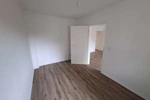 Modernisierte 2,5 Wohnung zur Miete in Lübeck -Wentzel Dr. – Schillstraße 2 - 4, 23566 Sankt Gertrud, Lübeck – Vorschaubild 4
