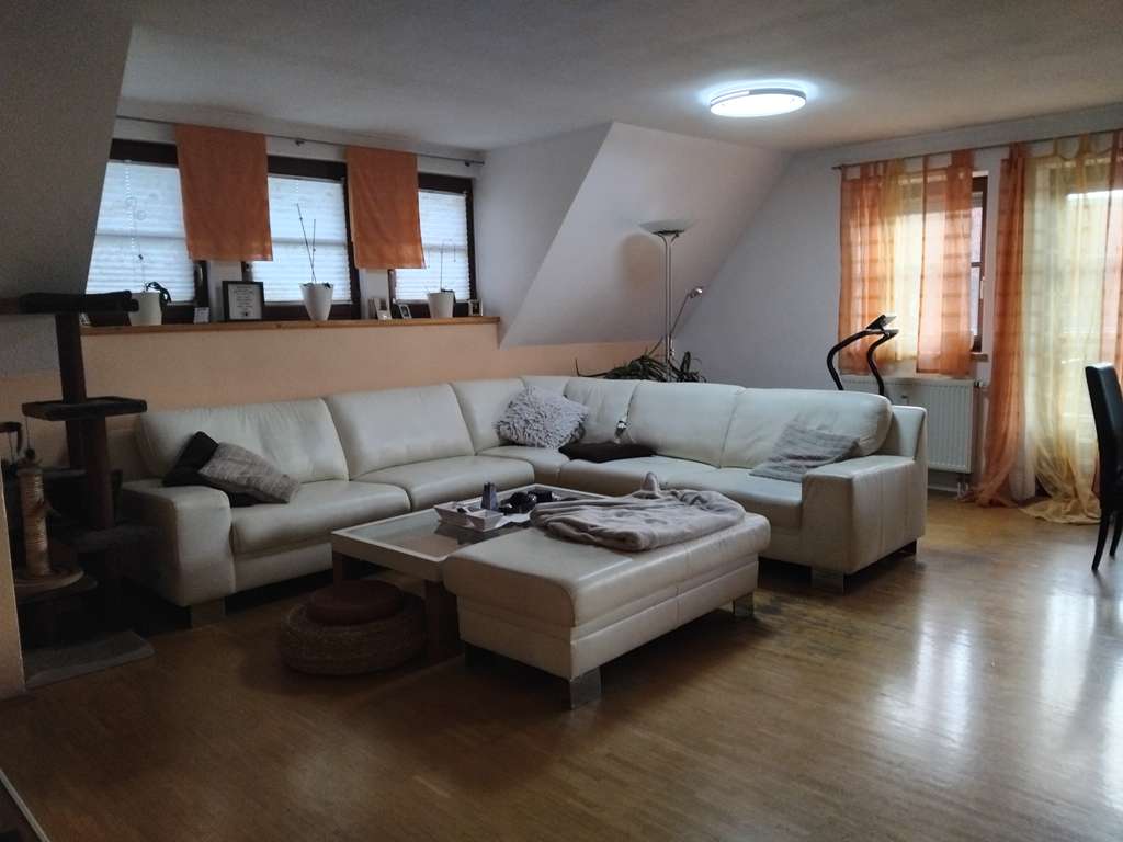 Immobilie in Mittelbiberach - Charmante und großzügige 5 Zi-Wohnung mit EBK, 2 Balkone und Tiefgaragenstellplatz zu verkaufen! - Bild 2