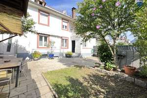 Zentral gelegenes Stadthaus in Lörrach mit Einliegerwohnung und Genehmigung zur Aufstockung+ Garten! – Die vollständige Adresse der Immobilie erhältst du vom Anbieter., 79540 Lörrach – Vorschaubild 1