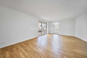 + Großzügige Neubauwohnung für die ganze Familie in Rothenburgsort + Urban.Isle + – Billhorner Kanalstraße 58, 20539 Rothenburgsort, Hamburg – Vorschaubild 1