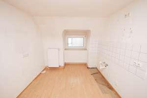 Sehr gepflegte und gemütliche 2,5-Raum-Dachgeschosswohnung in zentraler Lage von Buer-Mitte – Brinkgartenstr. 16, 45894 Buer, Gelsenkirchen – Vorschaubild 4