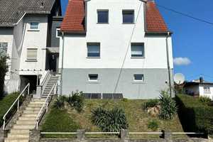 +++ Charmantes, modernisiertes Ein- bis Zweifamilienhaus mit Doppelgarage, Garten, Terrasse und h... – Neunkirchen (Kreis) – Vorschaubild 3