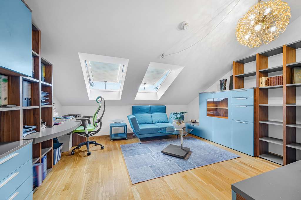 Immobilie in Sauerlach - Licht, Luft & Raum – moderne Dachgeschosswohnung mit zwei TG-Stellplätzen - Bild 4