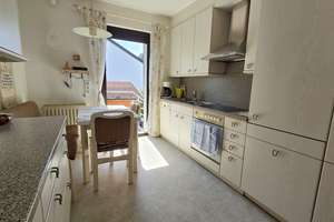 Tolles, freistehendes Einfamilienhaus mit Wintergarten, Terrasse und Garage in Ortsrandlage – Die vollständige Adresse der Immobilie erhältst du vom Anbieter., 71229 Leonberg – Vorschaubild 12