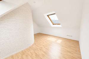 Exklusives Wohnen auf zwei Ebenen - moderne 5-Zimmer-Maisonette mit Balkon & eigener PV-Anlage – Klosterstrasse 26, 46535 Dinslaken – Vorschaubild 6