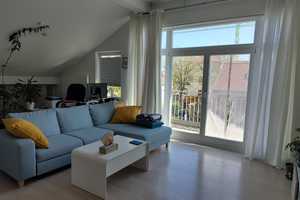 Lichtdurchflutete 2-Zimmer-EBK- Dachgeschosswohnung mit Süd-Balkon & Top-Anbindung – Rothenfelser Straße 4, 81249 München – Vorschaubild 2