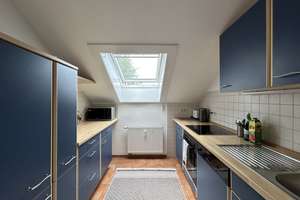 Moderne 3,5 Zimmer Dachgeschosswohnung mit Südbalkon, Kellerraum und zwei Pkw-Stellplätzen – Welschstr. 45, 74080 Böckingen, Heilbronn – Vorschaubild 5