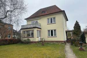 Schöne 6 Zimmer Villa mit Bauplatz in Reinbek-Stadt – Die vollständige Adresse der Immobilie erhältst du vom Anbieter., 21465 Reinbek – Vorschaubild 1