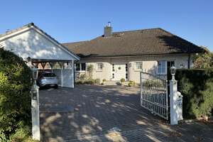 Badendorf - eleganter Bungalow in Feldrandlage – Die vollständige Adresse der Immobilie erhältst du vom Anbieter., 23619 Badendorf – Vorschaubild 1
