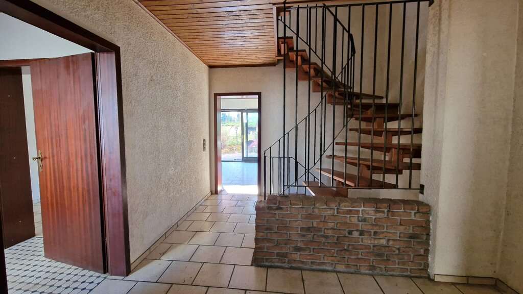 Immobilie in Geilenkirchen - Immendorf!
Modernisierungsbedürftiges Einfamilienhaus in bevorzugter Wohnlage - Bild 2