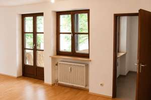 **ALTSTADT ** Großzügige 1- ZKB Wohnung mit Balkon in TOP Lage Nähe Maxstraße (VERMIETET) – Ulrichsgasse 7A, 86150 Lechviertel, östl. Ulrichsviertel, Augsburg – Vorschaubild 4