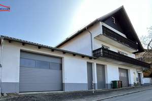 Viel Platz für zwei Familien – ZFH mit Balkon, Terrasse und großem Grundstück in 91719 Heidenheim