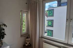 ~ ZENTRUMSNAH mit ERKER & HOHEN DECKEN ~ ATTRAKTIVE 3 Zi. IM SANIERTEM ALTBAU ~
