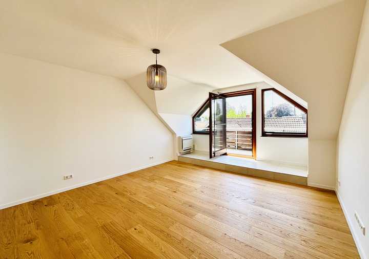 Spannende Dachgeschosswohnung in Seenähe