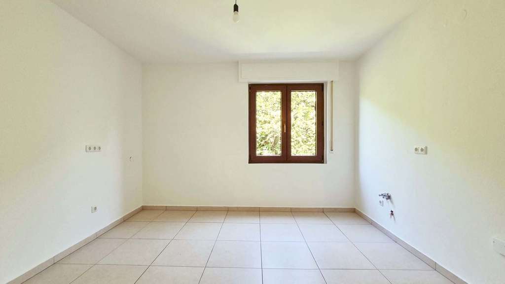 Immobilie in Hasselroth - Großzügiges 2-Familienhaus mit schönem Garten in ruhiger Lage von Niedermittlau - Bild 3