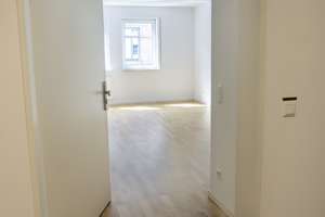 Seniorengerechte 2-Zimmer Wohnung im 2. OG mit Aufzug in Fürth Altstadt/Innenstadt – Rosenstraße 16, 90762 Altstadt, Innenstadt, Fürth – Vorschaubild 6