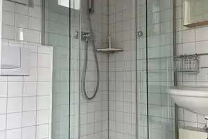 Helle 1-Zimmer-Wohnung möbliert in Stuttgart-Obertürkheim hell  – Stuttgart – Vorschaubild 4