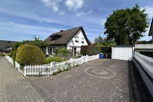 Gepflegtes, freistehendes 1-2 Familienhaus mit gemütlichem Kachelofen & großem Garten! – Die vollständige Adresse der Immobilie erhältst du vom Anbieter., 32049 Herford – Vorschaubild 3