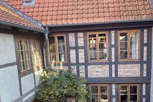 PROVISIONSFREI - Einzigartiges Fachwerk-Ensemble - 2 Häuser, Garten, Innenhof & Sauna in Quedlinburg – Die vollständige Adresse der Immobilie erhältst du vom Anbieter., 6484 Quedlinburg – Vorschaubild 2