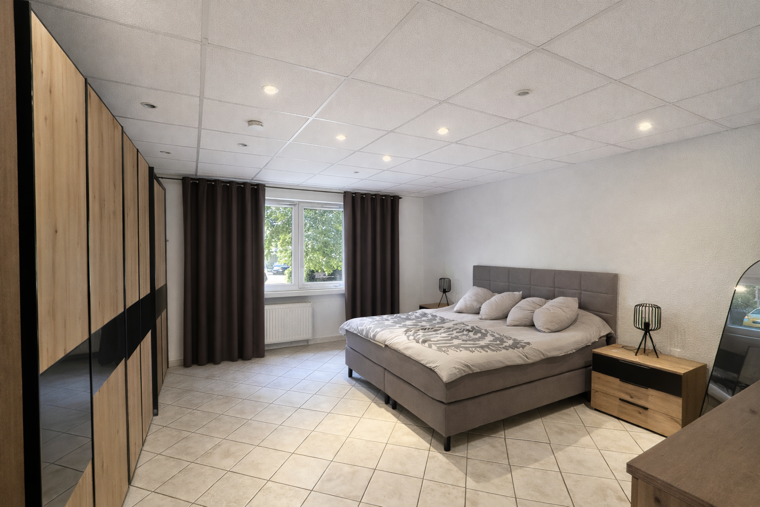 Viel Platz für Ihre Familie mit Gartenanteil in gefragter Lage!, Düsseldorf – Bild 2