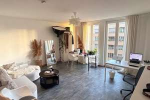 Gemütliche 2-Zimmer-Wohnung mit Balkon in St. Georg – Die vollständige Adresse der Immobilie erhältst du vom Anbieter., 20099 Sankt Georg, Hamburg – Vorschaubild 1