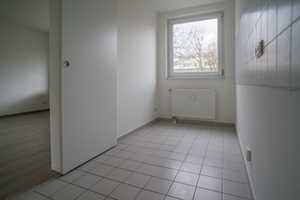 Modern, großer Balkon, hervorragende Wärmedämmung, absolut ruhig – Oheriedentrift 28, 30539 Hannover – Vorschaubild 7