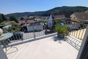 Großzügige 6-Zimmer Maisonette mit Balkon, Terrasse Gartenanteil und Stellplatz - Wilhelmsfeld