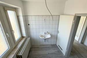 Modernisiert & Helle 2 Zimmer Wohnung inkl. Küche im Mietpreis – Ritterstraße 55, 42659 Burg/Höhscheid, Solingen – Vorschaubild 3