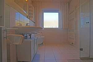 * Wohnen in begehrter Lage * Duschbad * EBK * Keller * Terrasse * Garten * Garage * uvm. * – Herzogtum Lauenburg (Kreis) – Vorschaubild 12