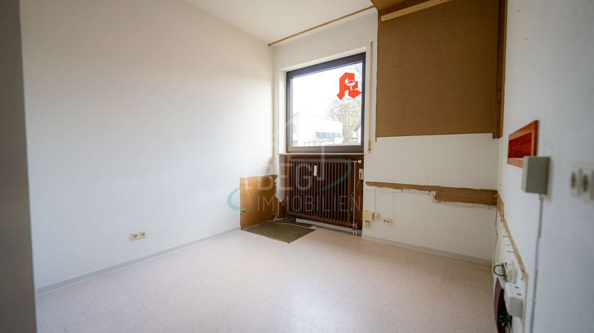 Immobilie in Rosengarten - Viel Platz für Ihre Ideen: Gewerbe- oder Wohnnutzung möglich - Bild 1