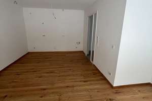 Neubau-Wohnung in Alteglofsheim: Moderner Grundriss mit Balkon – Landshuter Straße 6, 93087 Alteglofsheim – Vorschaubild 3