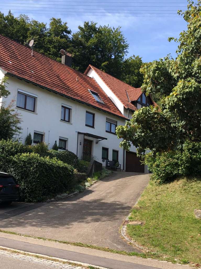 Immobilie in Nattheim - Modernisiertes Einfamilienhaus mit 8 Zimmern in Nattheim (provisionsfrei) - Bild 0