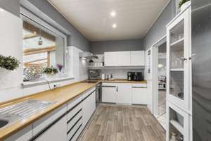 Seltene Gelegenheit in Lübeck-Kücknitz: Familienhaus mit 857 m² Eigenland und großem Garten – Die vollständige Adresse der Immobilie erhältst du vom Anbieter., 23569 Kücknitz, Lübeck – Vorschaubild 2