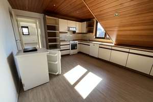 RENOVIERTE, GROSSZÜGIGE 2-ZIMMER-DG-WOHNUNG MIT EINBAUKÜCHE IN RUHIGEM 6-PARTEIENHAUS – 67065 Mundenheim, Ludwigshafen am Rhein – Vorschaubild 11