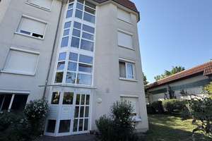 Renovierte 2-Zimmer Wohnung mit Terrasse und Garten 