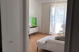 UNTERMIETE: Schöne 2-Zimmer-Wohnung mit Balkon, Aufzug & Blick auf den Rheinturm ab dem 01.07. – Die vollständige Adresse der Immobilie erhältst du vom Anbieter., 40474 Golzheim, Düsseldorf – Vorschaubild 3