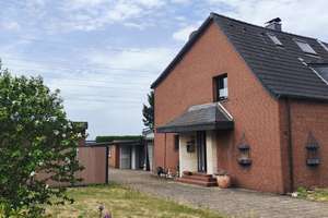 Zuhause mit 5 Zimmern in Duisburg Bergheim