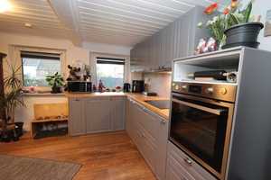 Charmantes und modernisiertes Reetdachhaus/EFH mit PV-Anlage und Garage in Ortsrandlage – Nordfriesland (Kreis) – Vorschaubild 21