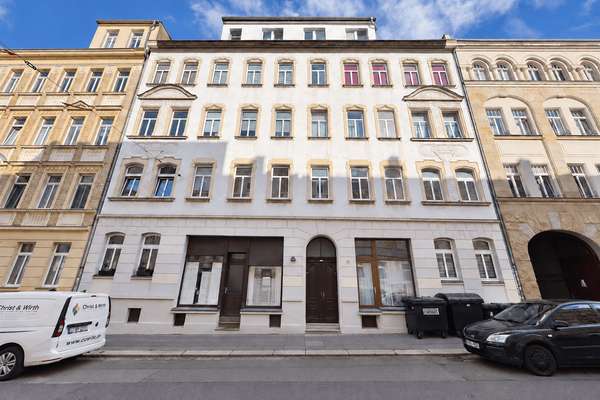 2-Raum-Wohnung mit Balkon und Stellplatz – Wohnen im Leipziger Südosten - Denkmalgeschütztes Objekt