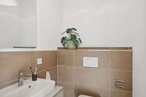 Jetzt profitieren: 1. Monat kaltmietfrei! Moderne 2-Zimmer-Wohnung mit Loggia in Trier-Feyen – Charles-Mannay-Straße 43, 54294 Feyen/Weismark, Trier – Vorschaubild 4