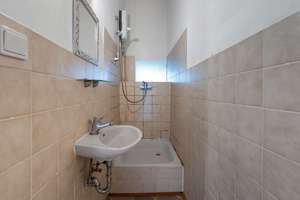 Sanierungsbedürftige 1-Zimmer Wohnung im Schillerkiez – Die vollständige Adresse der Immobilie erhältst du vom Anbieter., 12049 Neukölln (Ortsteil), Berlin – Vorschaubild 5