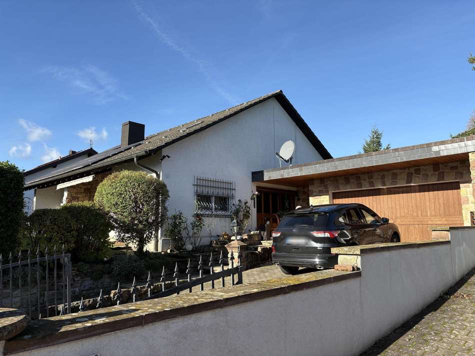 Hausansicht Strassenseite