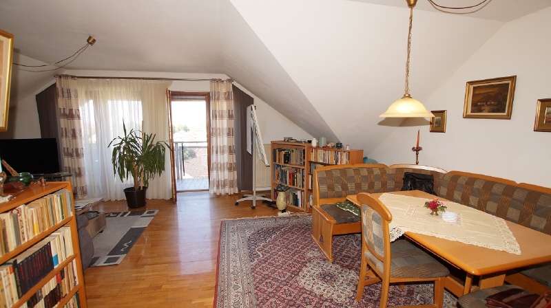 Immobilie in Bogen - Vermietete 4 Zimmer-ETW mit Garage und Balkon - Bild 3