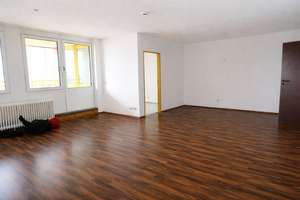 Großzügige zentrale 2-Zimmer Wohnung mit Loggia und Domblick