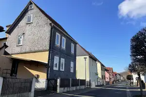 Macher-Domizil in BestLage SchleuSinGens / Platz & Potenzial für Durchstarter – Vogelhofstr. 7, 98553 Hildburghausen (Kreis) – Vorschaubild 3