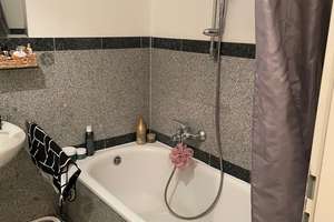 Große, schön geschnittene 2 Zimmer, Wohnküche, Diele, Bad, großer Balkon, bodentiefe Fenster – 40233 Flingern Süd, Düsseldorf – Vorschaubild 5