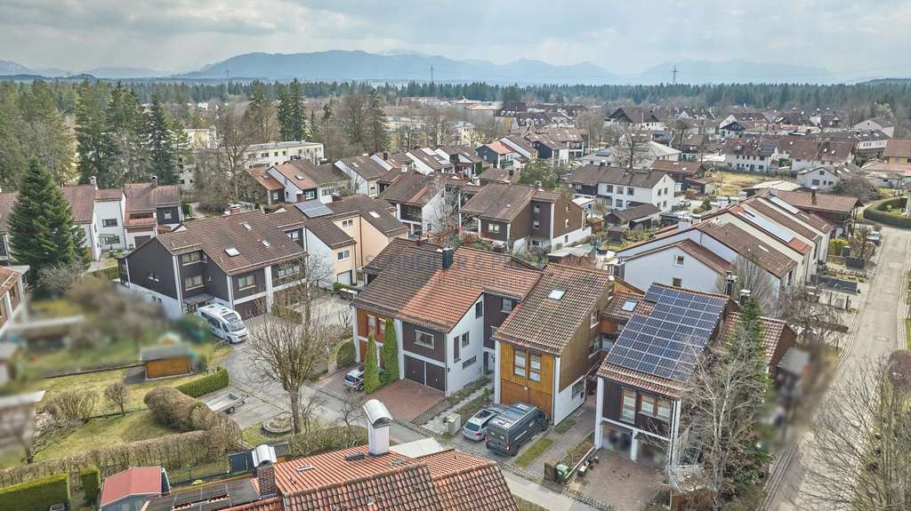 Immobilie in Geretsried - Von außen ein RMH - von innen ein Platzwunder! - Bild 0