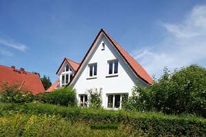 Freistehendes Einfamilienhaus nebst Garten und Garage