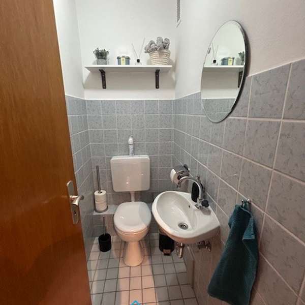 *** Attraktives u. solides Mehrfamilienhaus - mit Garagen - Aachener Innenstadt ***
